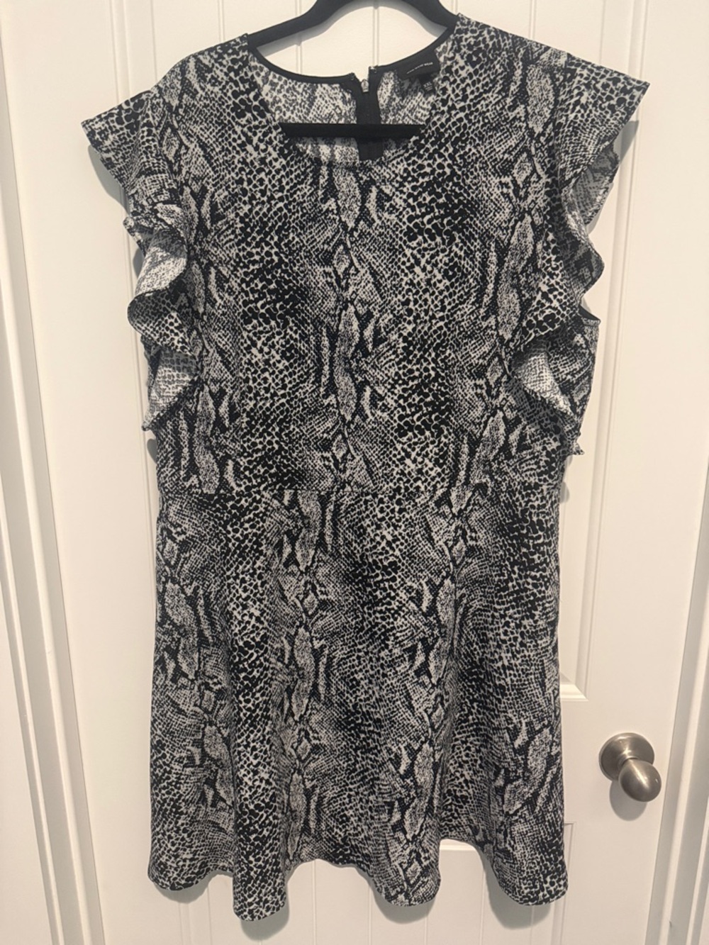 Who What Wear Black and White Ruffle Sleeve Snake-Print Mini Dress